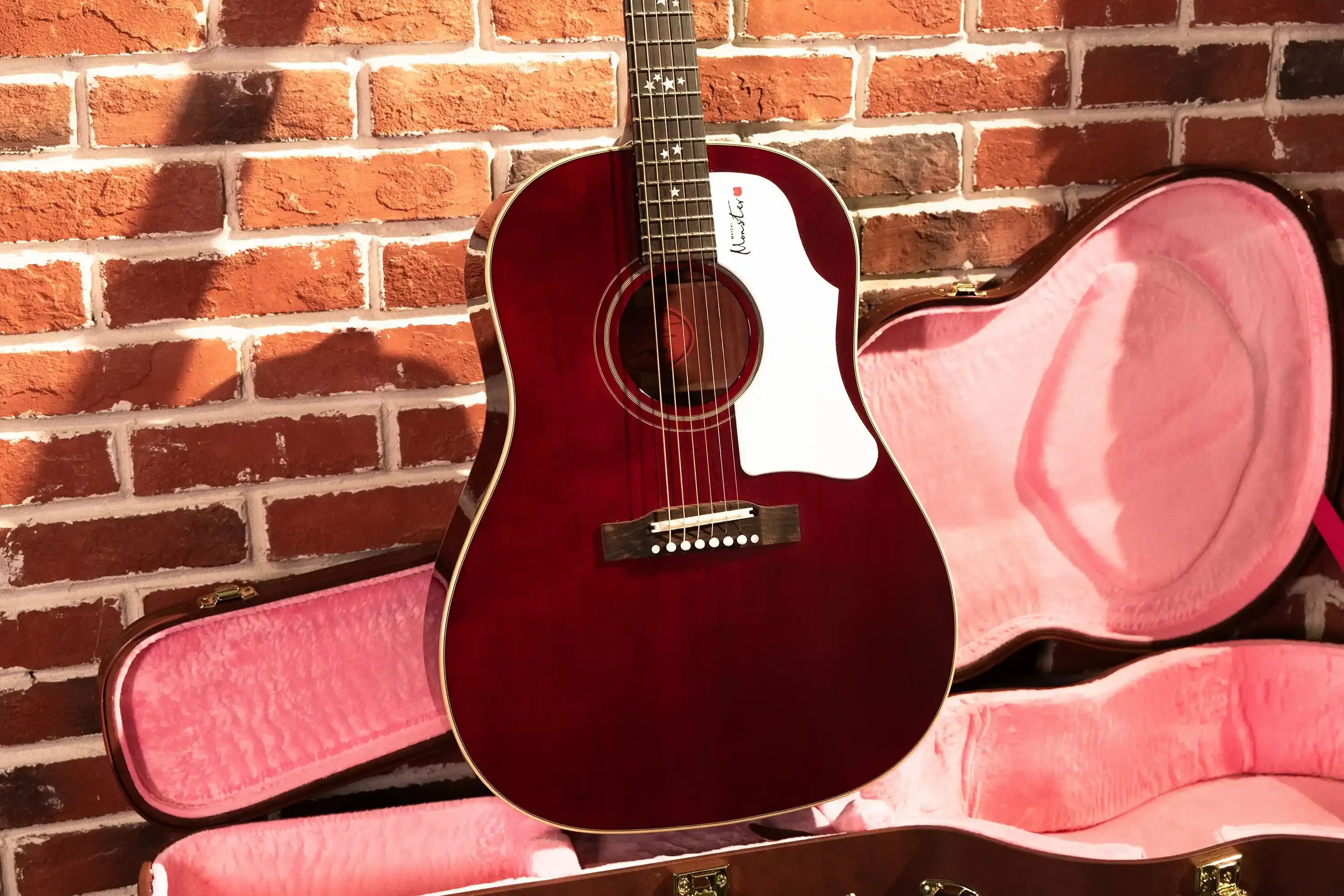 五月天怪獸聯名木吉他 Epiphone MAYDAY MONSTER 1960 J-45 外觀近照