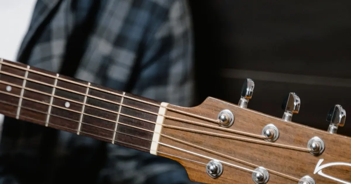 Guitar Tuning Cover 16x9 1
