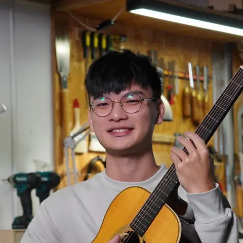 曾家緯老師（Lenny）